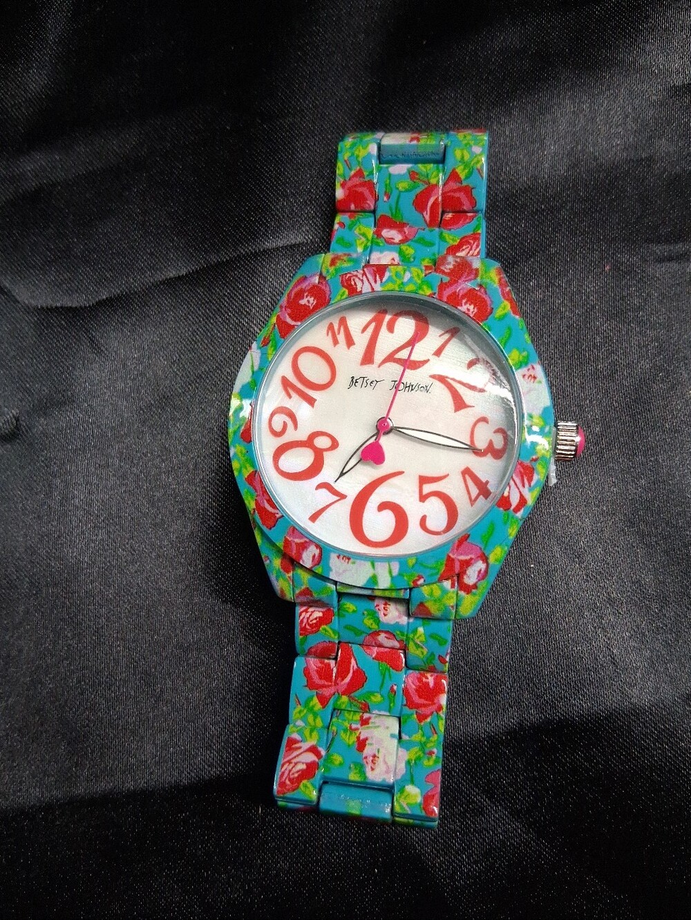102. Authentic Betsey Johnson Blue Floral Roses Bracelet Wrist Watch, WORKS